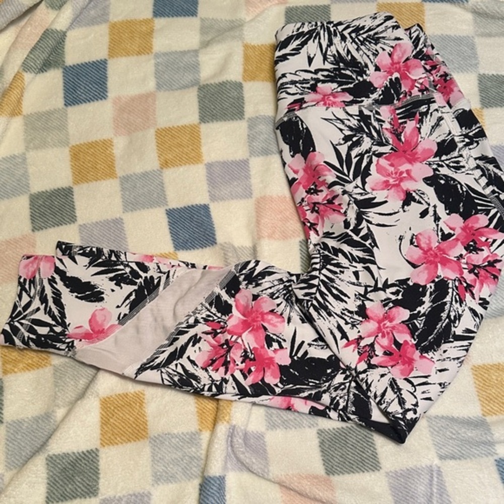 Velocity women’s Pink and Black Floral Joggers size m